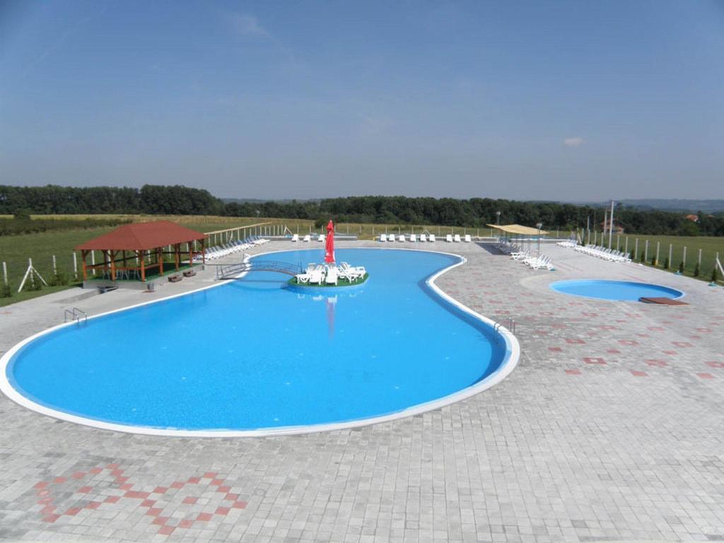 Hotel Bazeni Baikal Topola Exterior foto